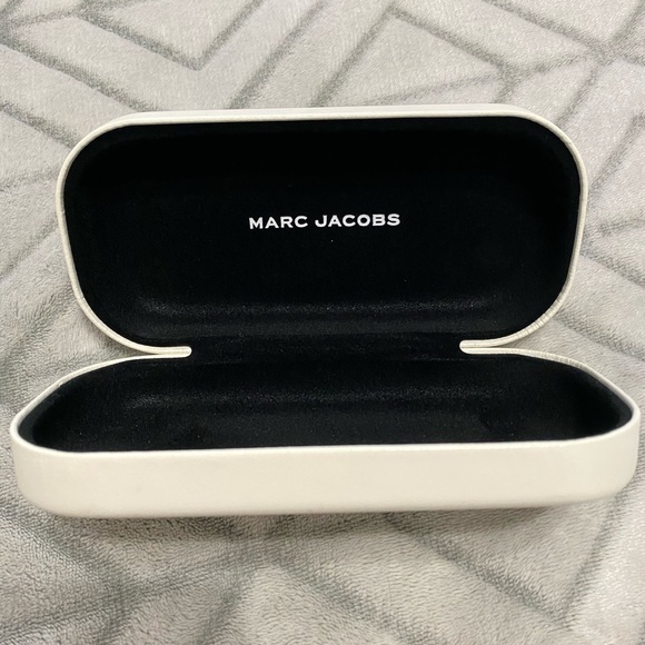 Marc Jacobs sunglasses/eyeglasses case - Picture 2 of 2